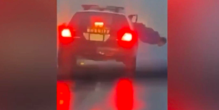 Shocking Footage Shows Prisoner Attempting To Escape As He Was Being Transported To The Hospital 