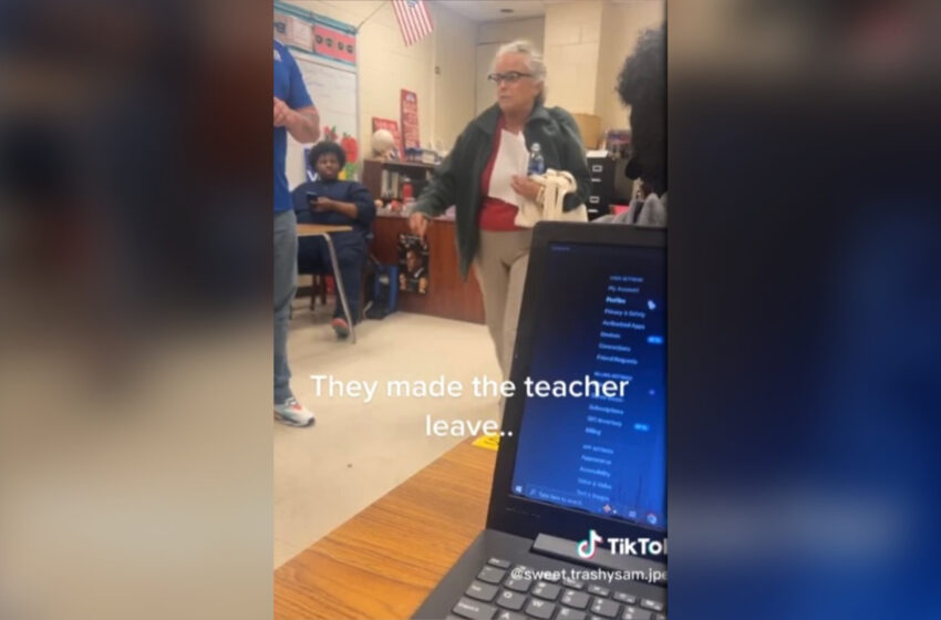 Teacher Quits Her Job in the Middle of Class, Students are Being Urged to be Kinder