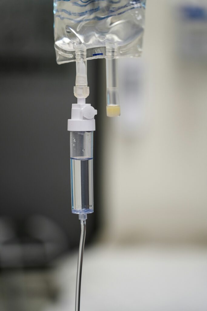 A nurse at a hospital in Oregon is under investigation for allegedly replacing fentanyl in IVs with tap water, which may have resulted in the deaths of up to 10 patients, reports the NY Post.