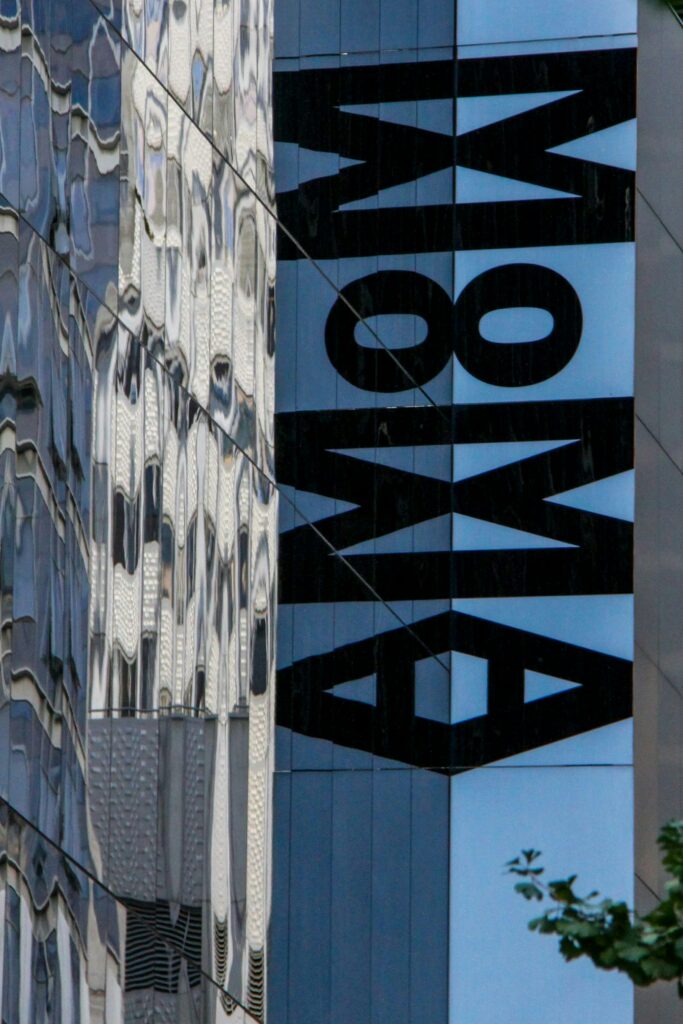 A former nude artist has filed a lawsuit against the Museum of Modern Art (MOMA) alleging that the staff “turned a blind eye” to patrons groping his genitals during his performance at an exhibition, as reported by the NY Post.