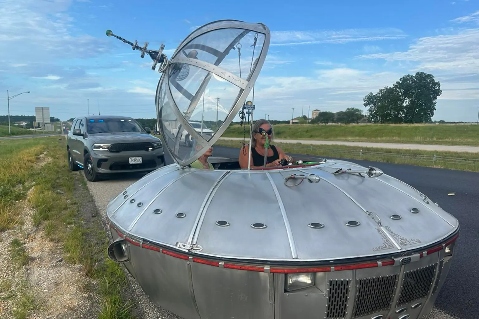Missouri Deputies Conduct Traffic Stop On Vehicle Resembling A UFO, ‘These Friendly Humanoids Come In Peace’