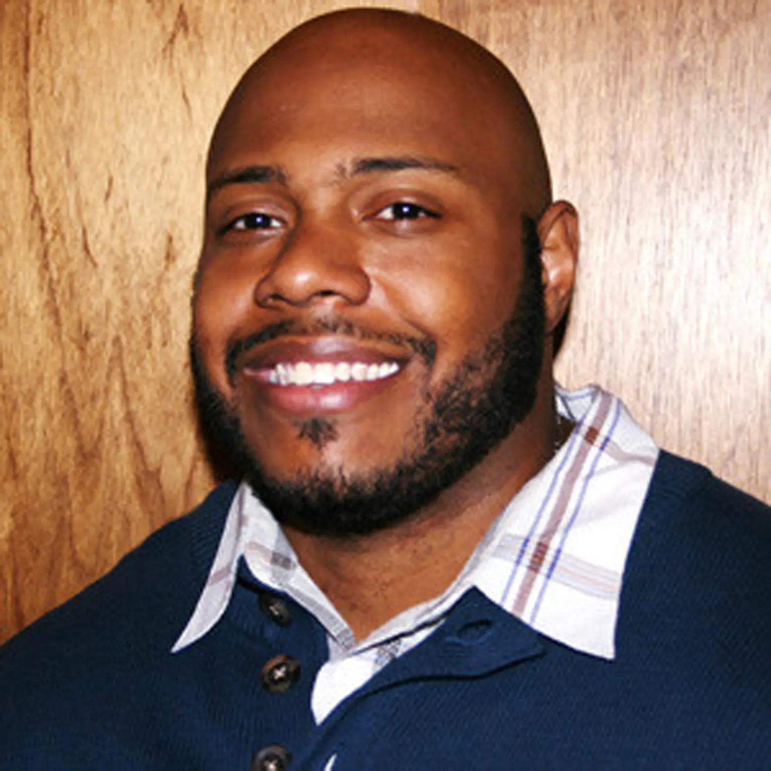 360-Pound NYC Librarian Sues Employer For $4.6 Million Over Small Desk, Says Conditions Left Him ‘Traumatized’