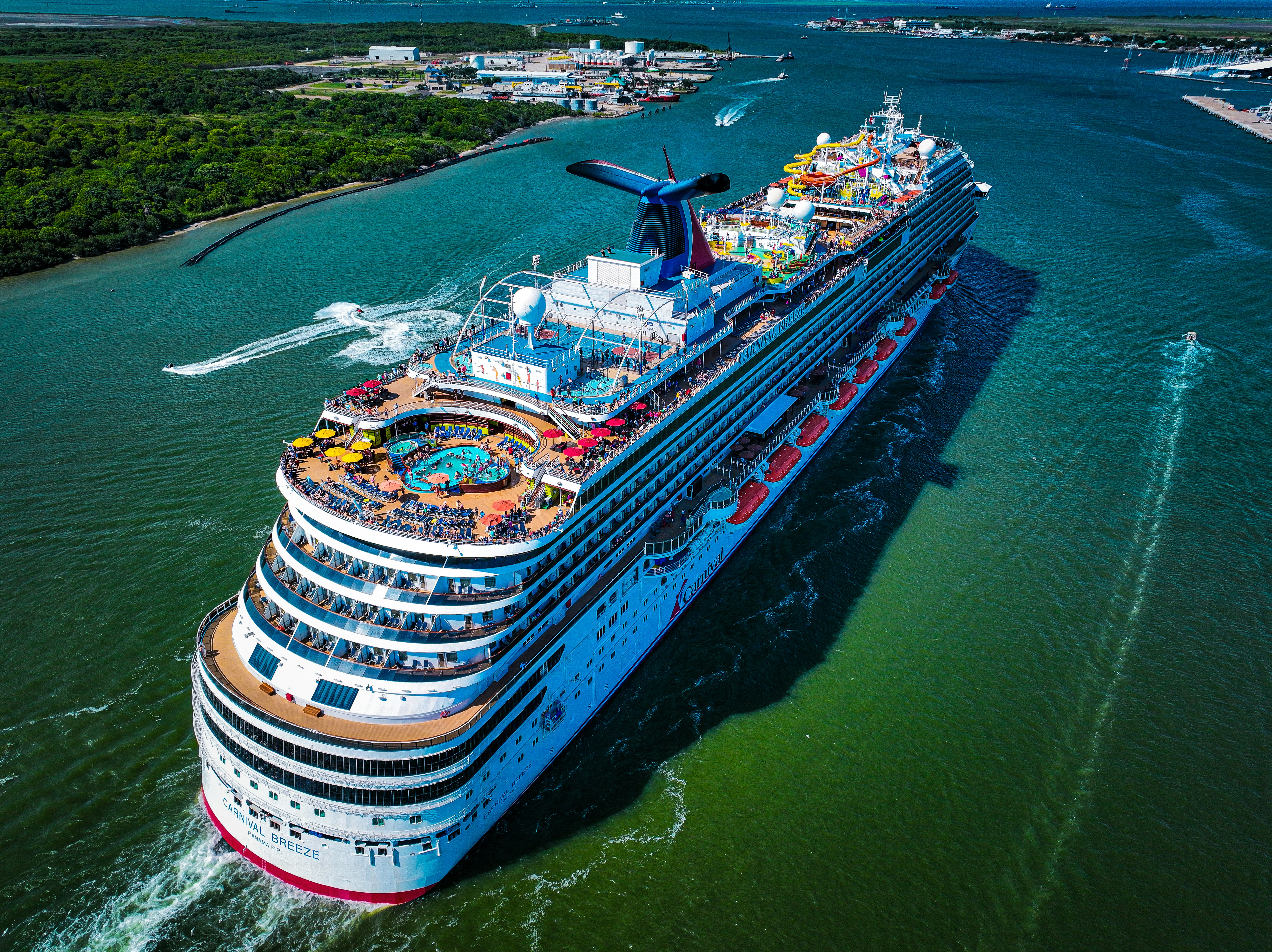 A teenager made an impulsive decision when his girlfriend left him at home to go on a Carnival Cruise with her family, leading him to send in a bomb threat to the cruise line, as reported by the NY Post. 
